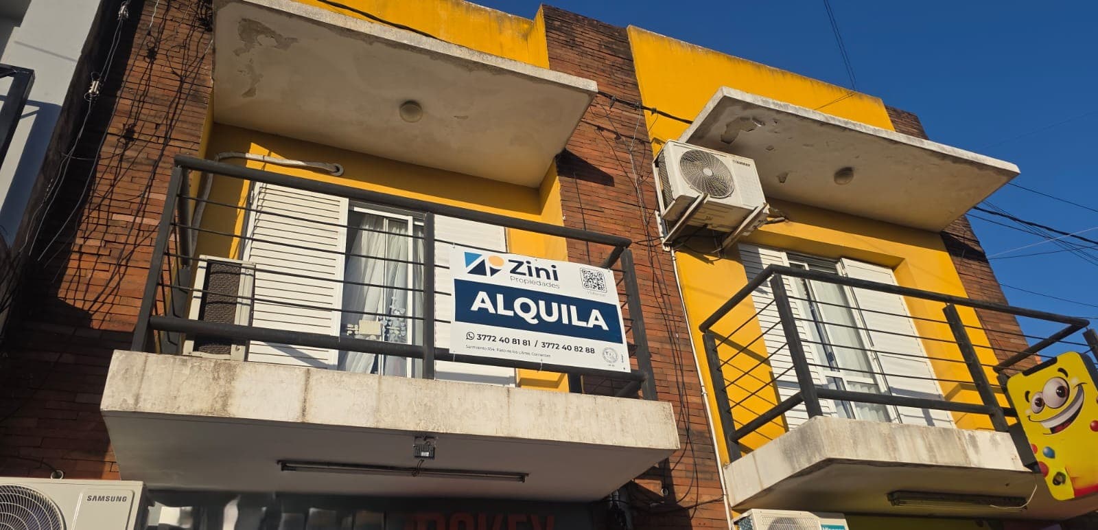 impecable departamento de 2 dormitorios, amplios, luminosos en pleno centro de la ciudad.