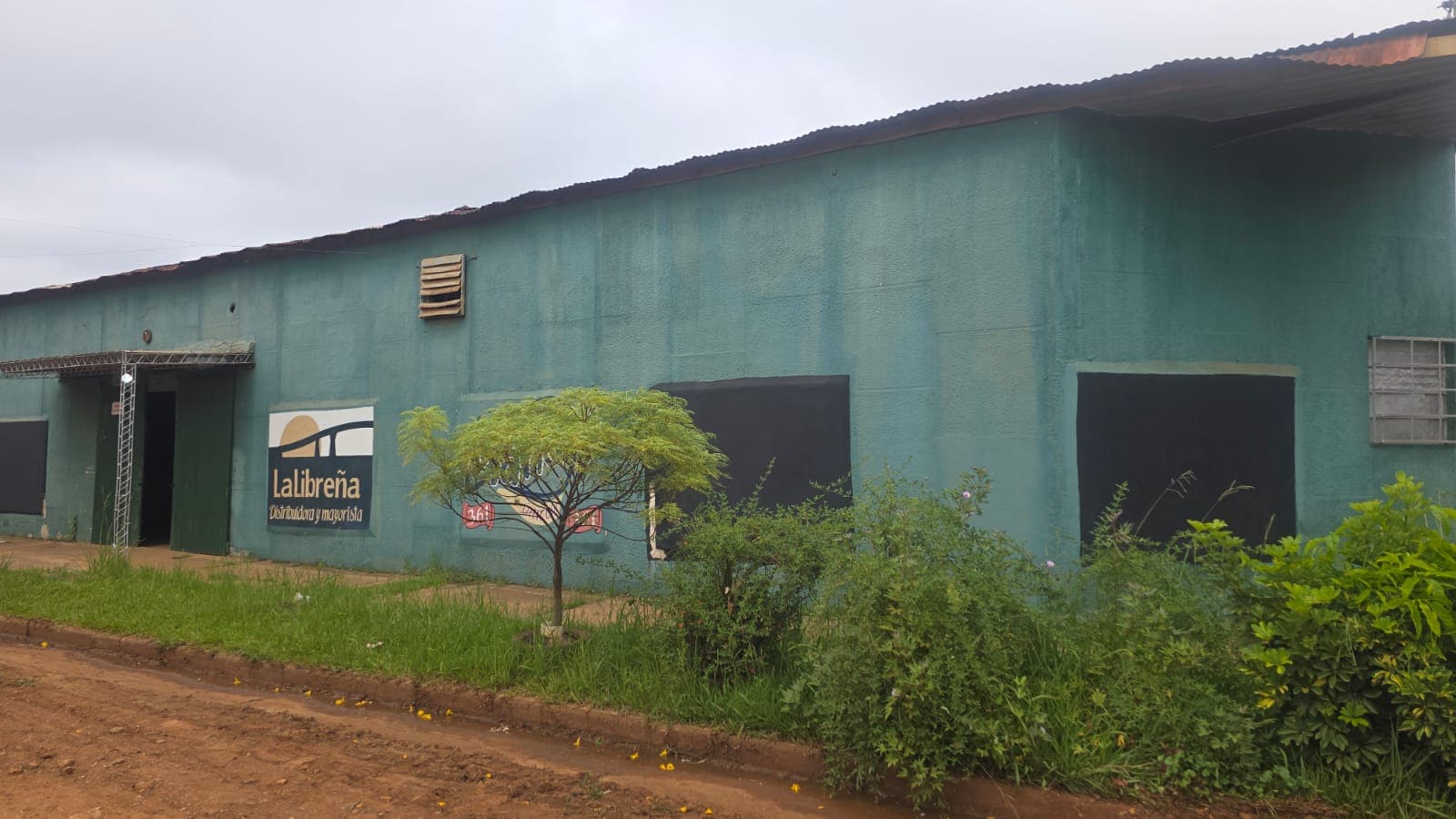 Ideal depósito/logística! Amplio, libre de columnas