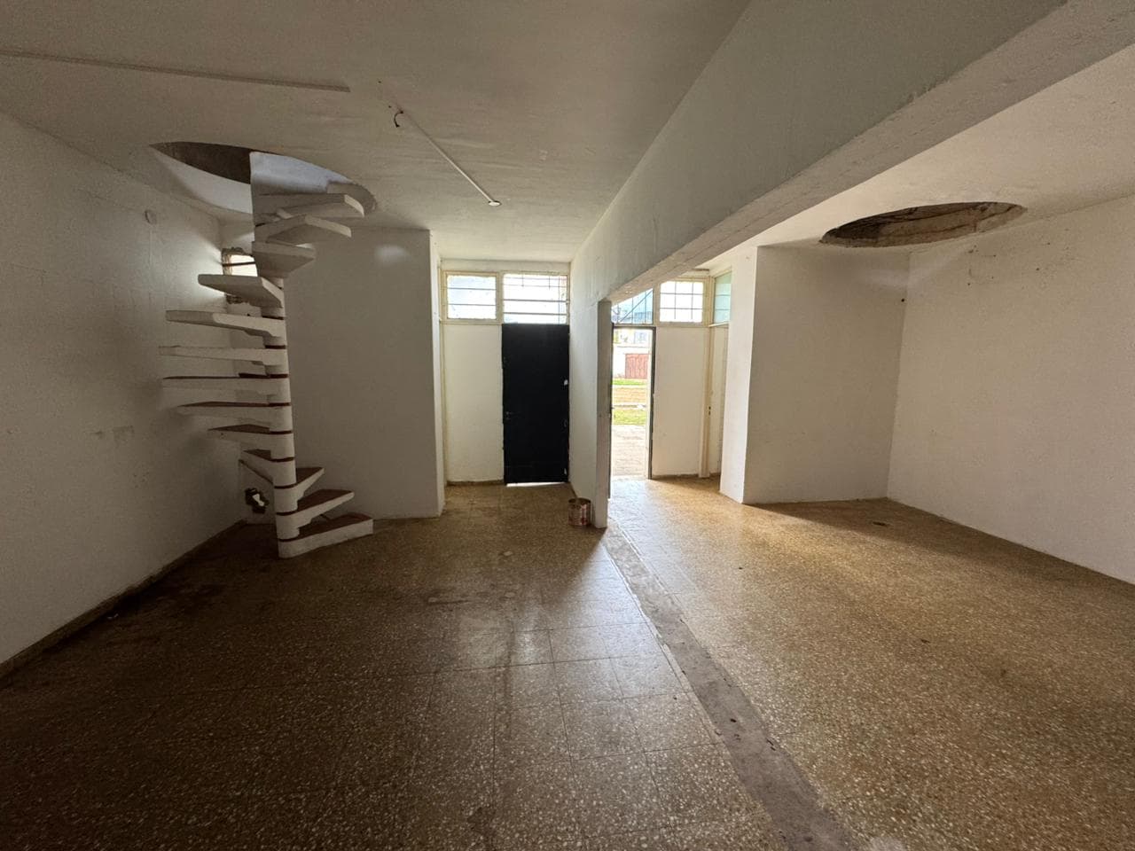 HERMOSO LOCAL COMERCIAL IDEAL PARA COMENZAR TUS PROYECTOS!!