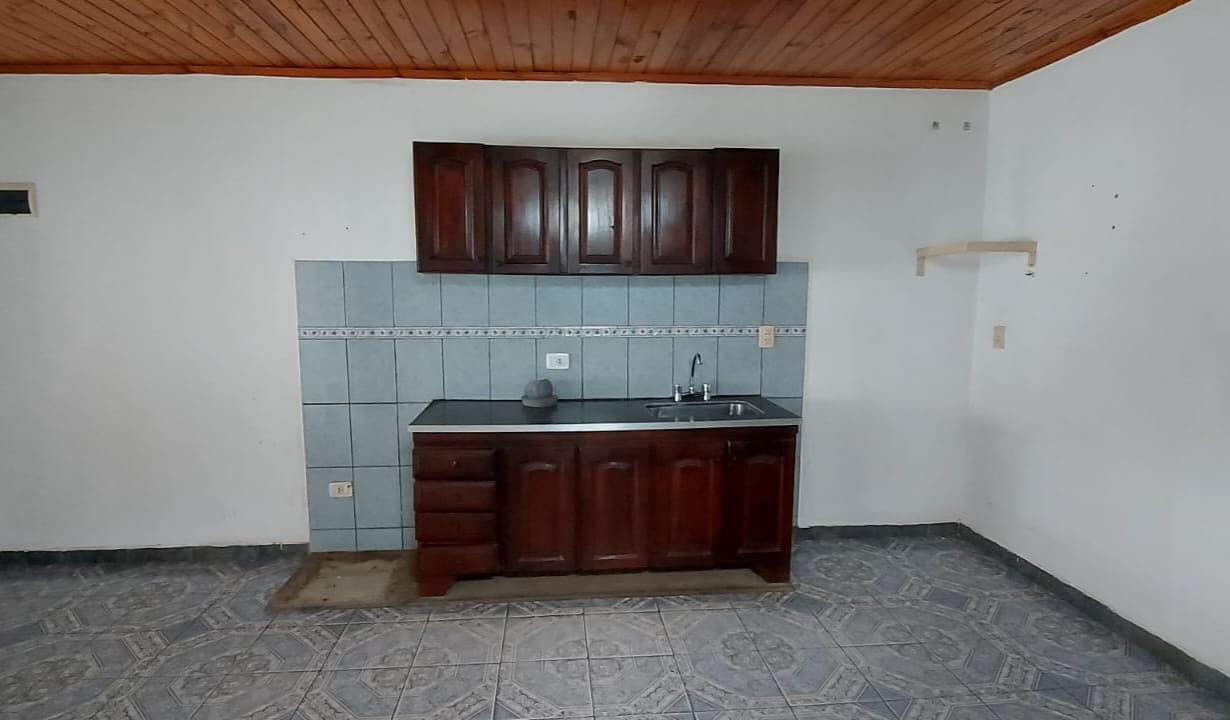 CASA EN ALQUILER