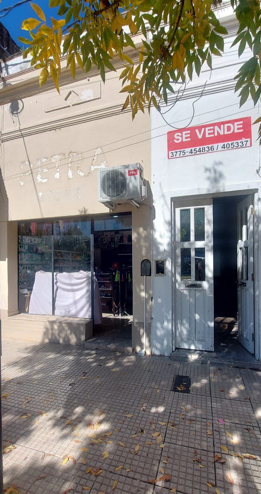 CASA CON LOCAL COMERCIAL