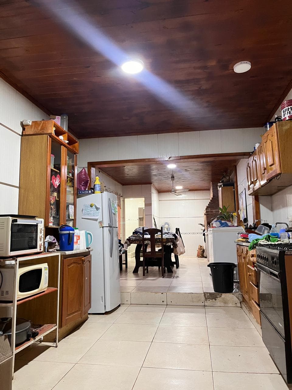 CASA AMPLIA CON 2 DEPARTAMENTOS INDEPENDIENTES!!