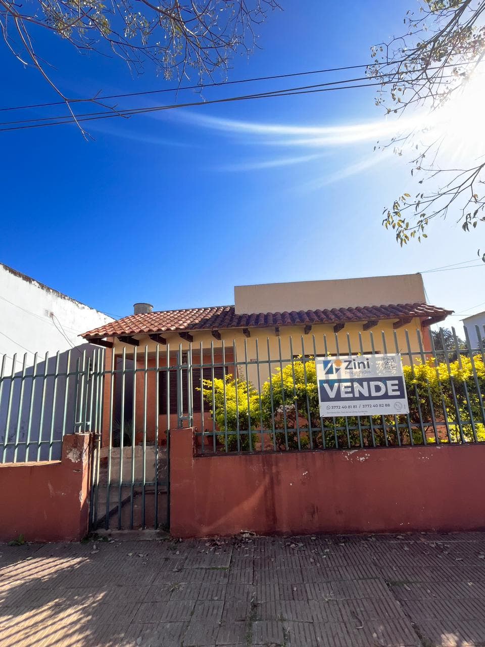 CASA CENTRICA CON DEPARTAMENTO INCLUIDO!!
