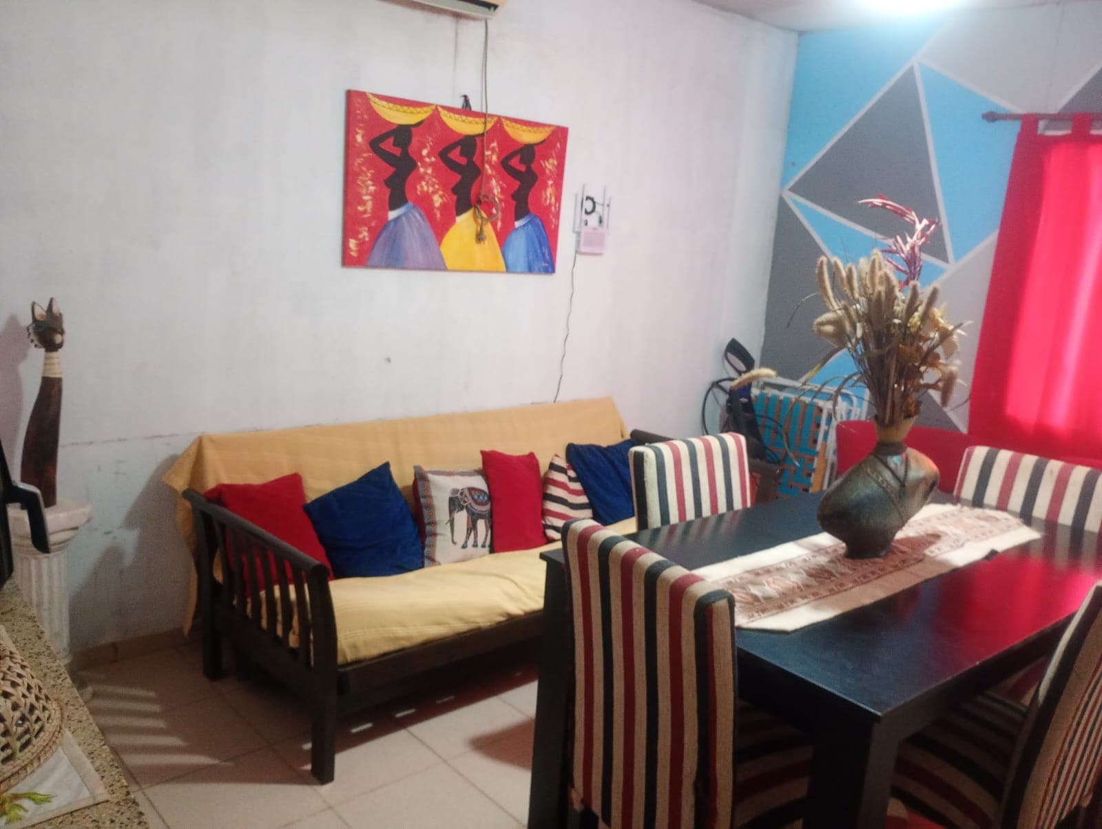 CASA DE 2 DORMITORIOS CON AMPLIO PATIO