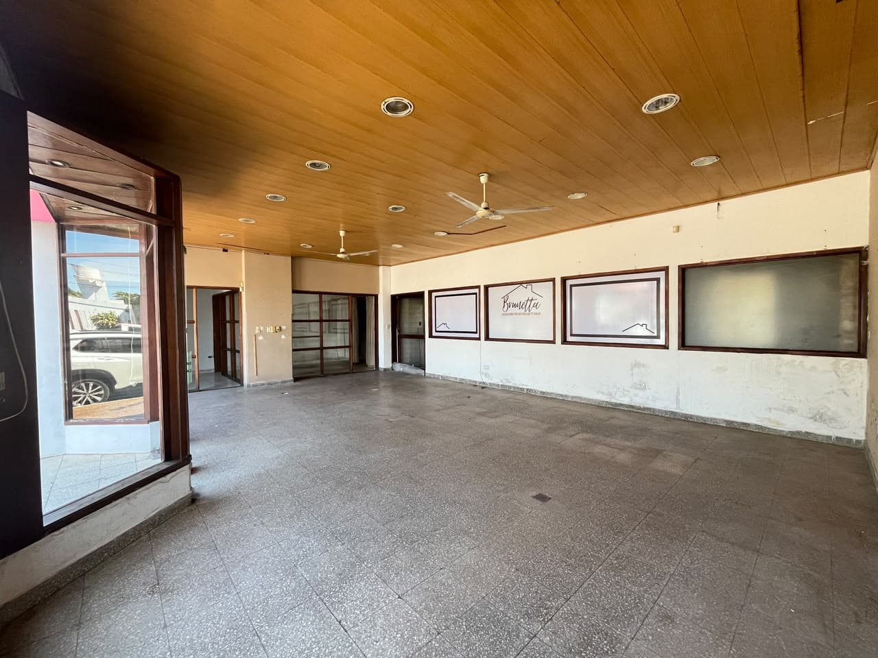 LOCAL COMERCIAL EN PLENO CENTRO