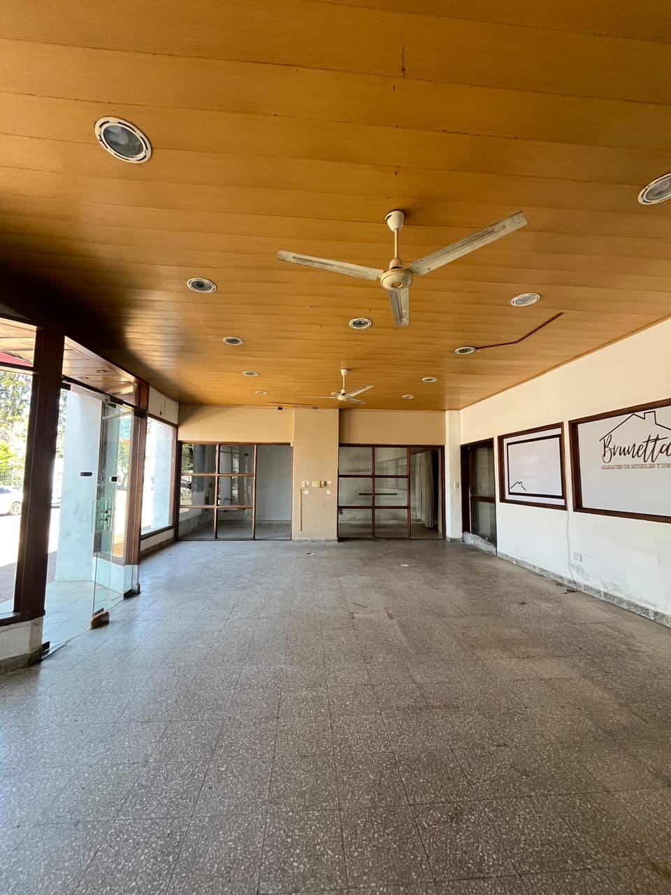 LOCAL COMERCIAL EN PLENO CENTRO