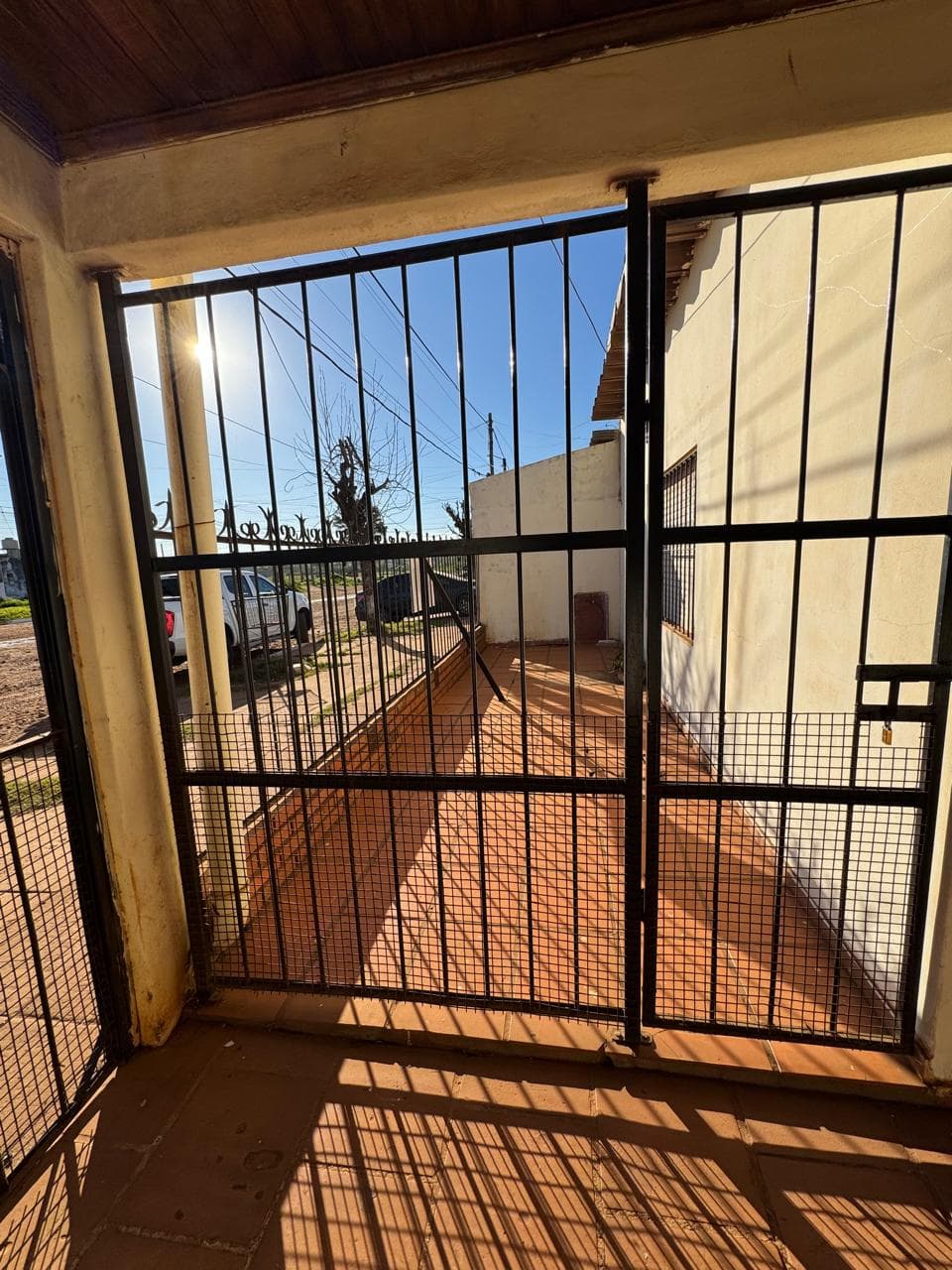 CASA EN ZONA RESIDENCIAL | BARRIO 132 VIV.