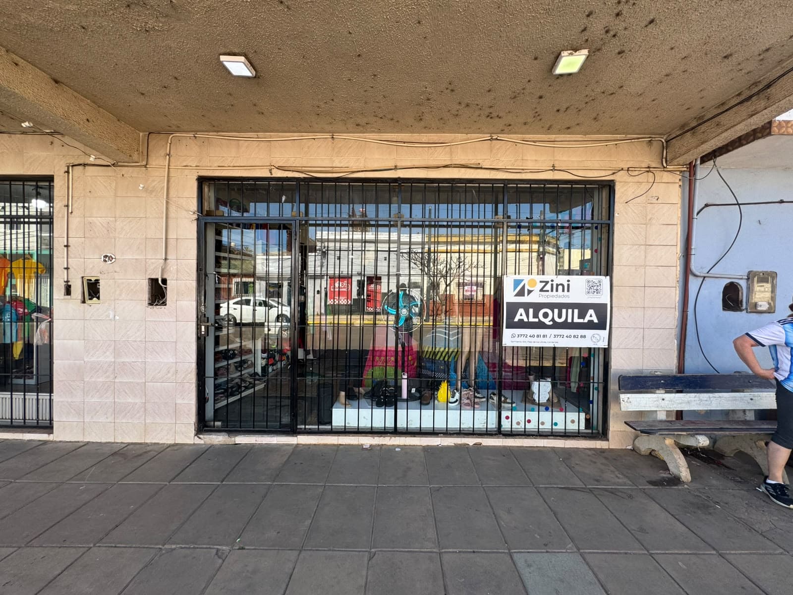 Local sobre Av. Belgrano en zona de gran actividad comercial!