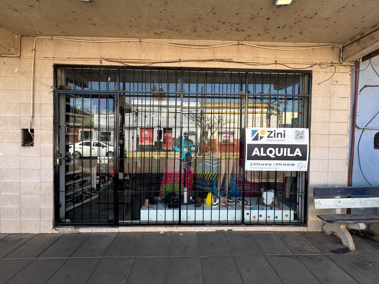 Local sobre Av. Belgrano en zona de gran actividad comercial!